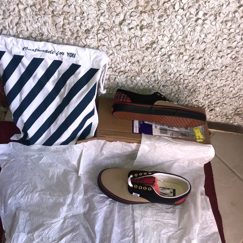 Vans - Picture 6 of 8